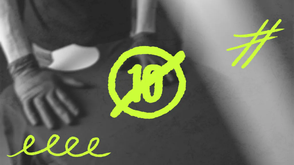 Ein Schwarz-Weiß-Foto einer Person in Arbeitskleidung mit neongrünen Grafiken und eine durchgestrichene „10“.