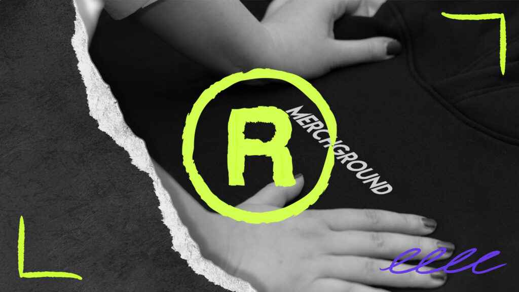 Merchground Pulli, darüber ein R